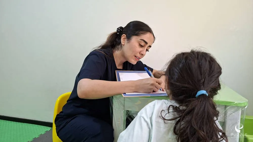 خدمات تخصصی توسط زهرا منجزی در کلینیک گفتاردرمانی پازل
